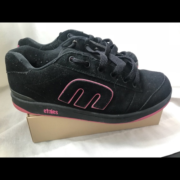 black and pink etnies